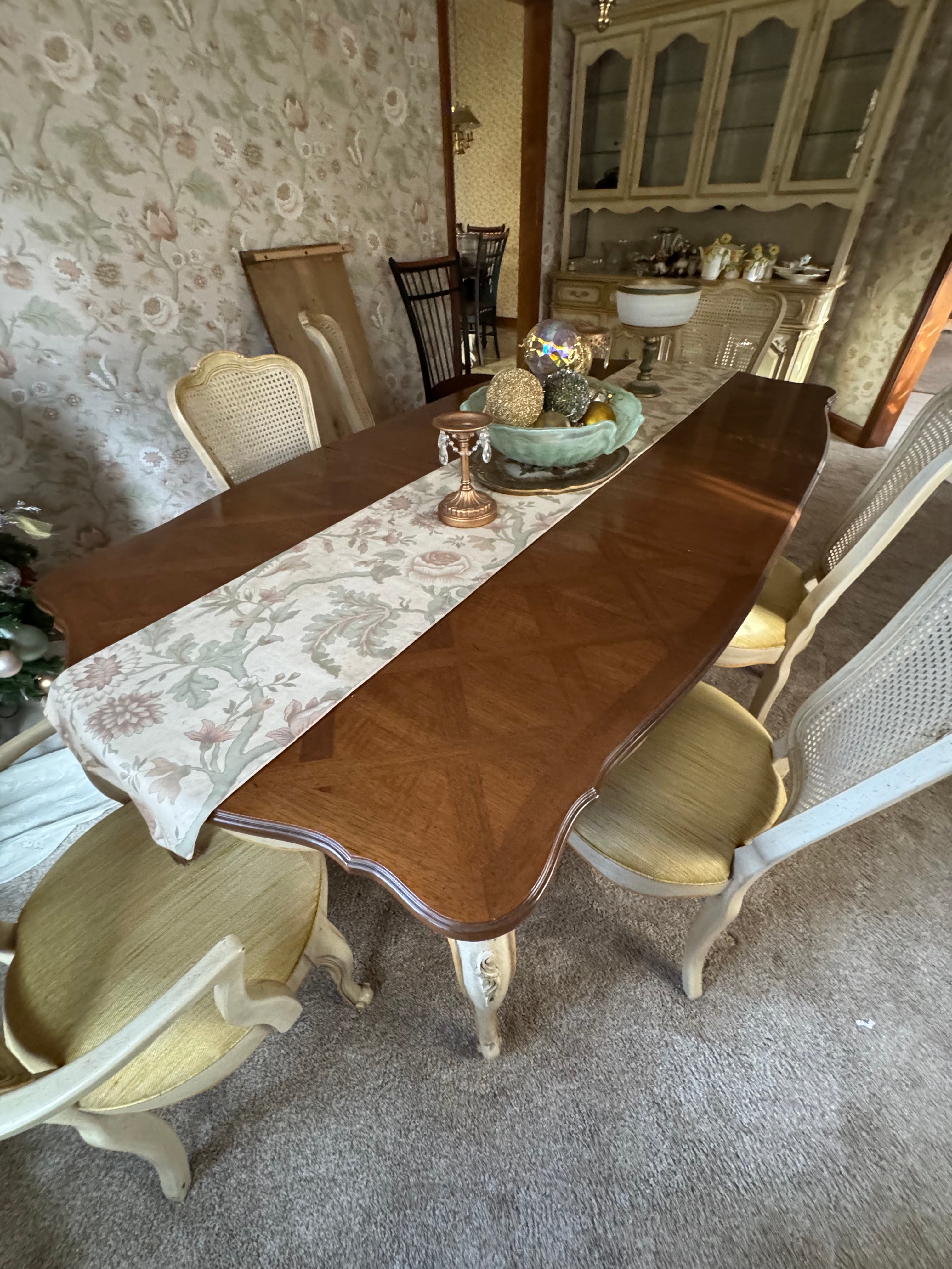 Thomasville French Provincial Dining Hutch- Table- 6 Chairs