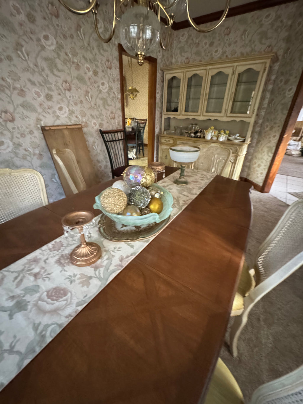 Thomasville French Provincial Dining Hutch- Table- 6 Chairs