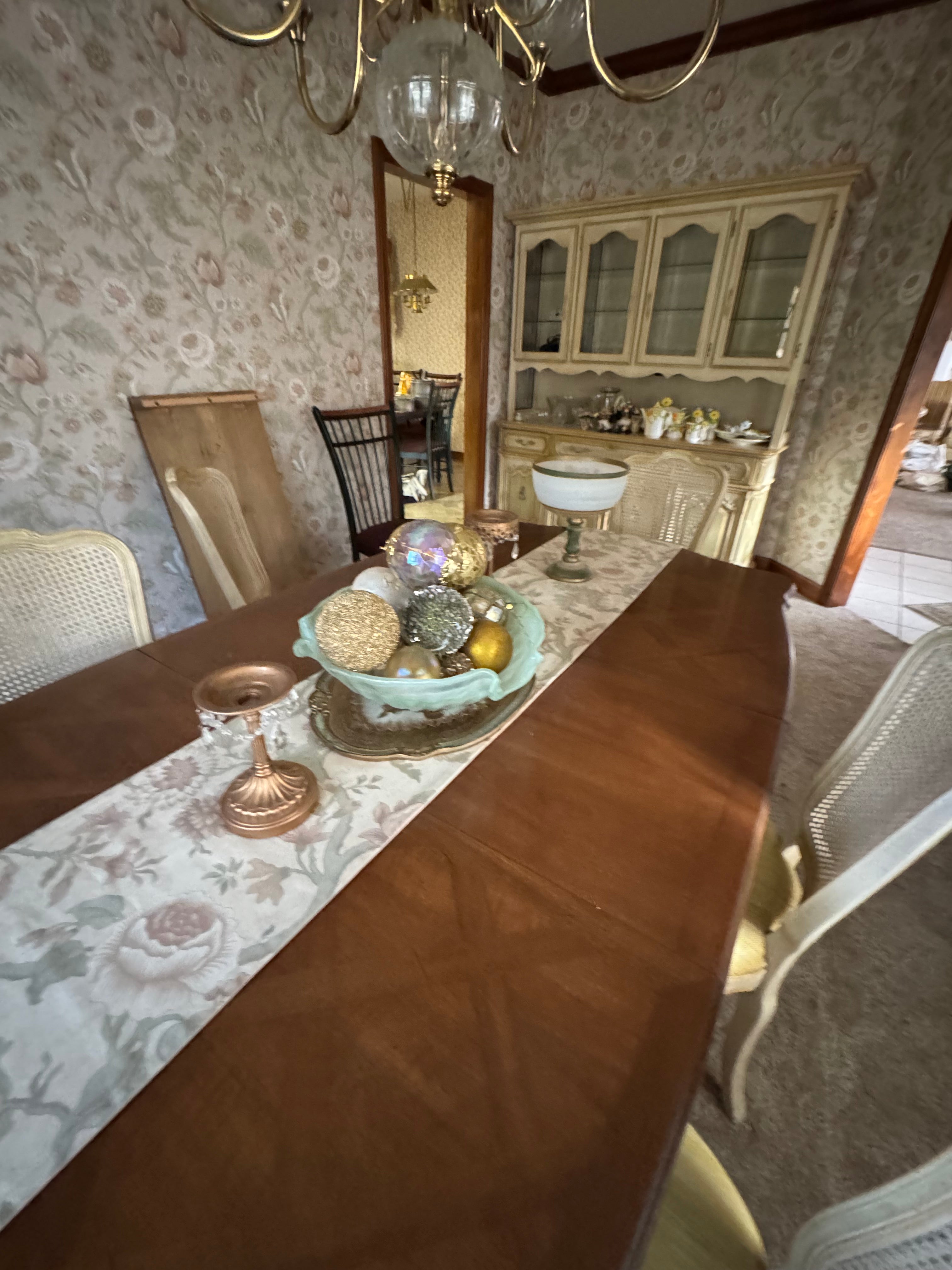 Thomasville French Provincial Dining Hutch- Table- 6 Chairs